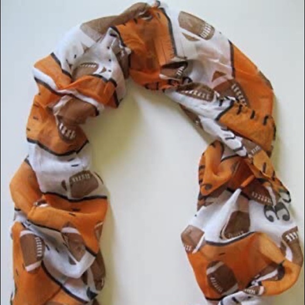 Sporting Infinity Scarf: Football